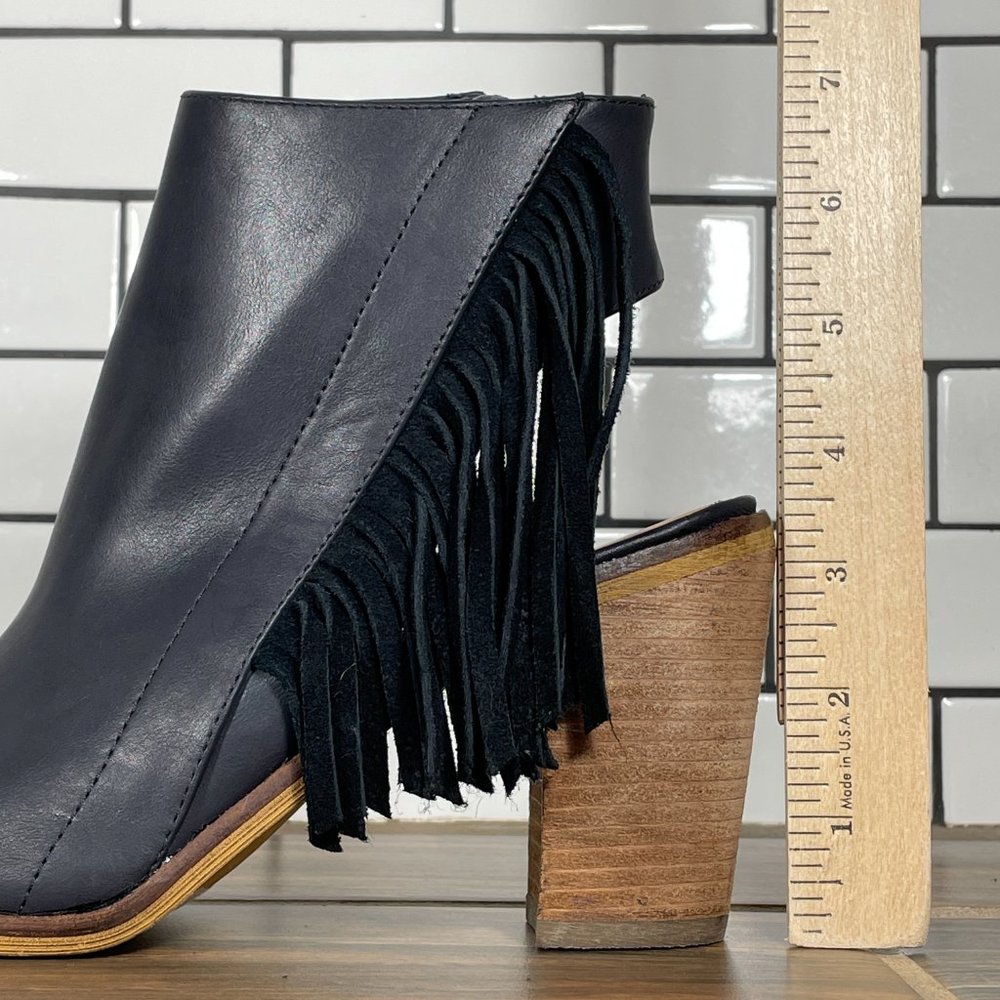 Very Volatile Poca Womens Size 7 Shoes Black Peep Toe Leather Fringe Ankle Boot - Picture 8 of 12
